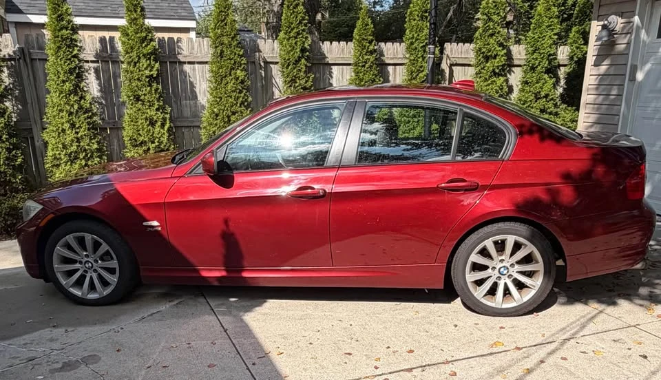 2011 BMW E90 3 Series Sedan - Image 2 of 11