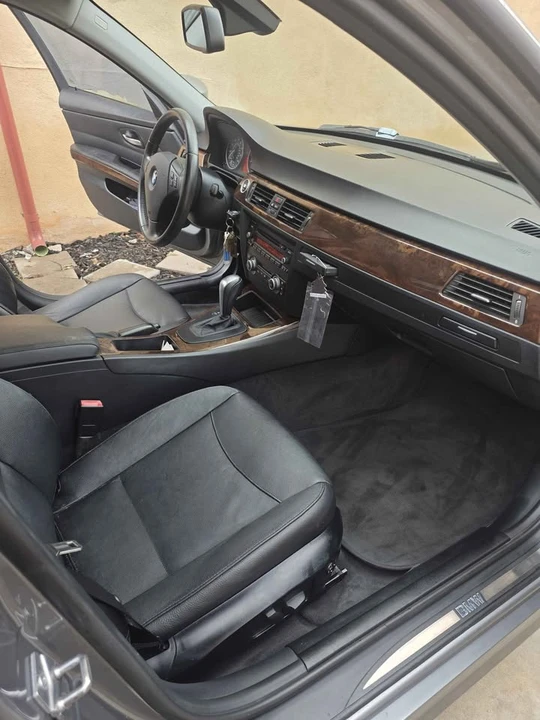 2011 BMW E90 3 Series Sedan - Image 12 of 19