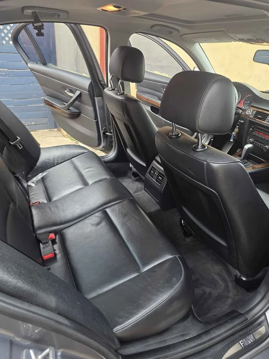 2011 BMW E90 3 Series Sedan - Image 14 of 19
