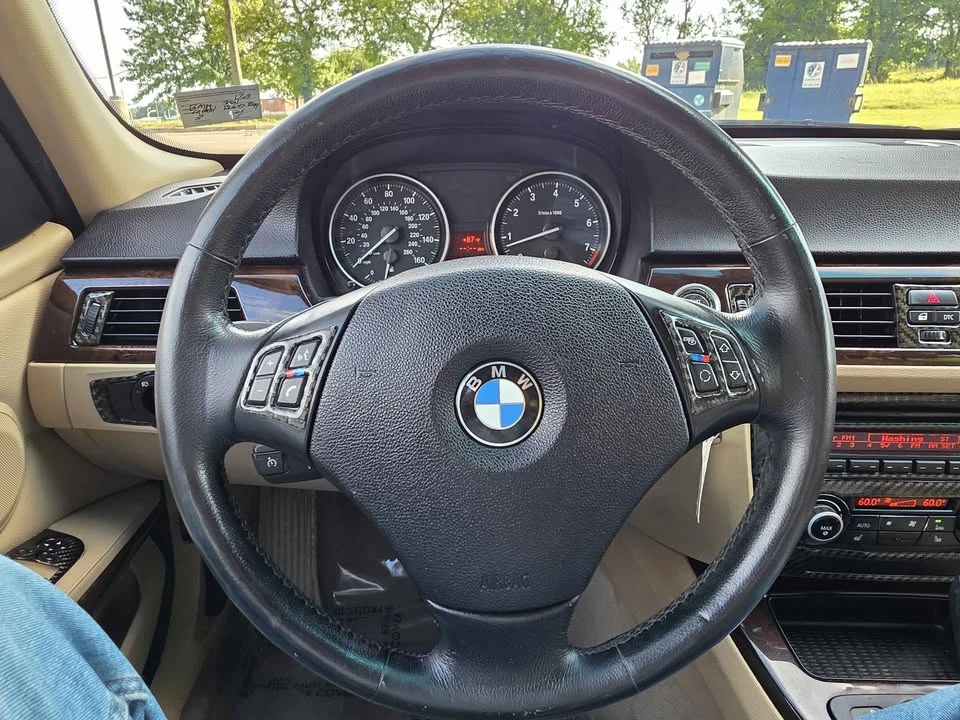 2011 BMW E90 3 Series Sedan - Image 16 of 20