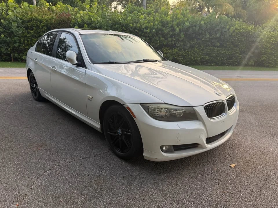 2011 BMW E90 3 Series Sedan - Image 10 of 15