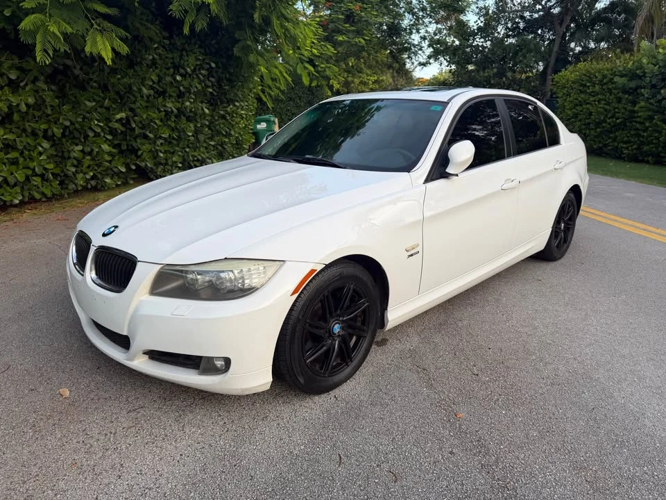 2011 BMW E90 3 Series Sedan - Image 8 of 15