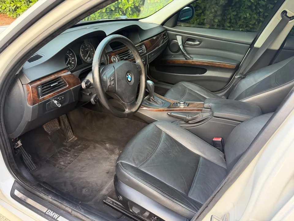 2011 BMW E90 3 Series Sedan - Image 11 of 15