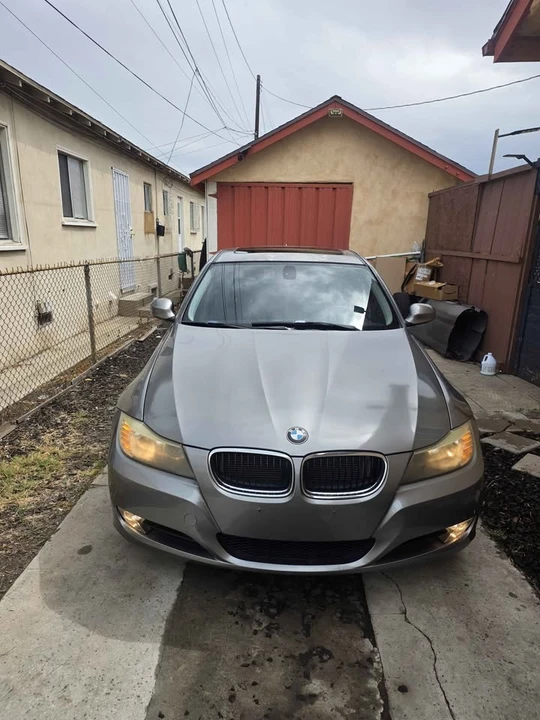 2011 BMW E90 3 Series Sedan - Image 4 of 19