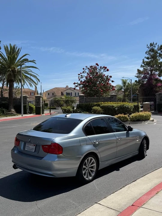 2011 BMW E90 3 Series Sedan - Image 7 of 20