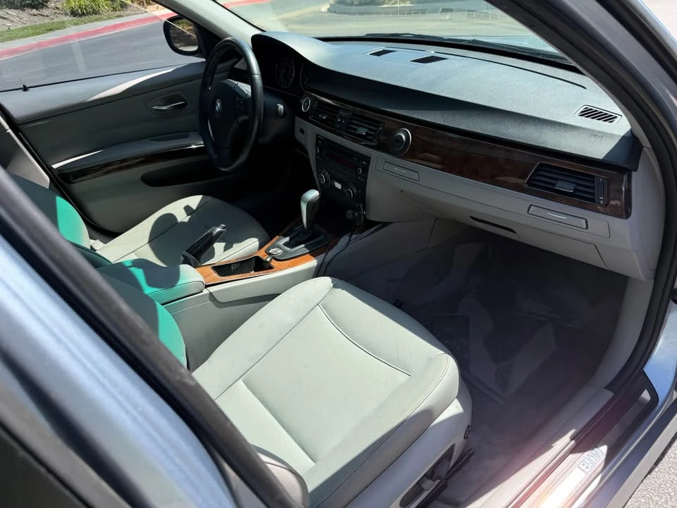 2011 BMW E90 3 Series Sedan - Image 11 of 20