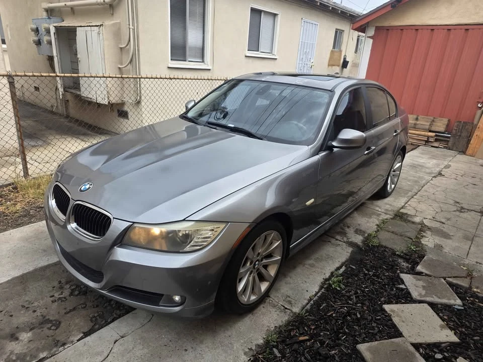2011 BMW E90 3 Series Sedan - Image 5 of 19