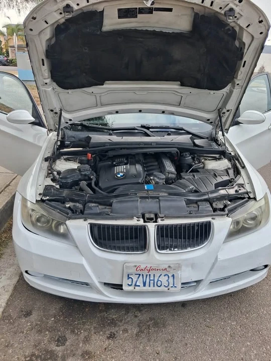 2011 BMW E90 3 Series Sedan - Image 8 of 9