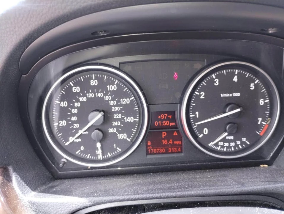 2011 BMW E90 3 Series Sedan - Image 15 of 18