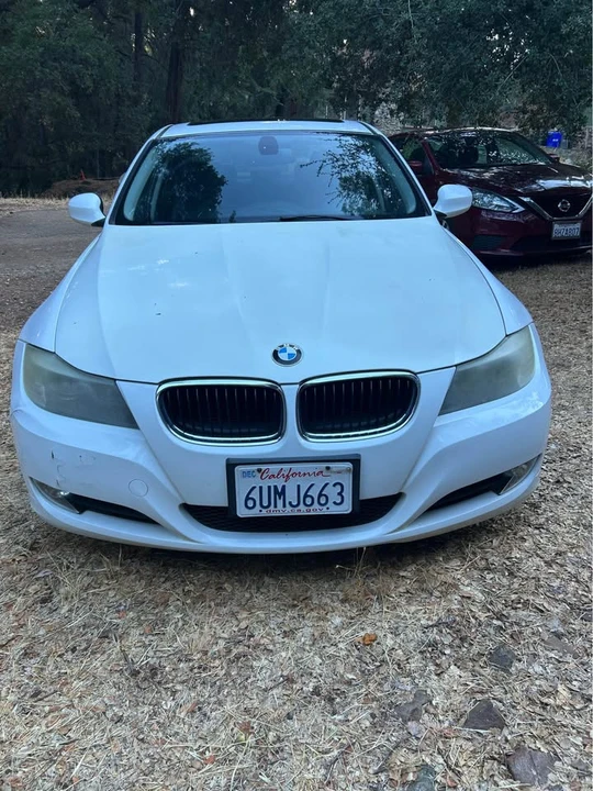 2011 BMW E90 3 Series Sedan - Image 3 of 7