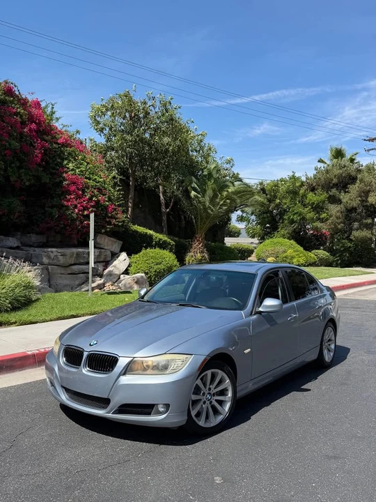 2011 BMW E90 3 Series Sedan - Image 2 of 20