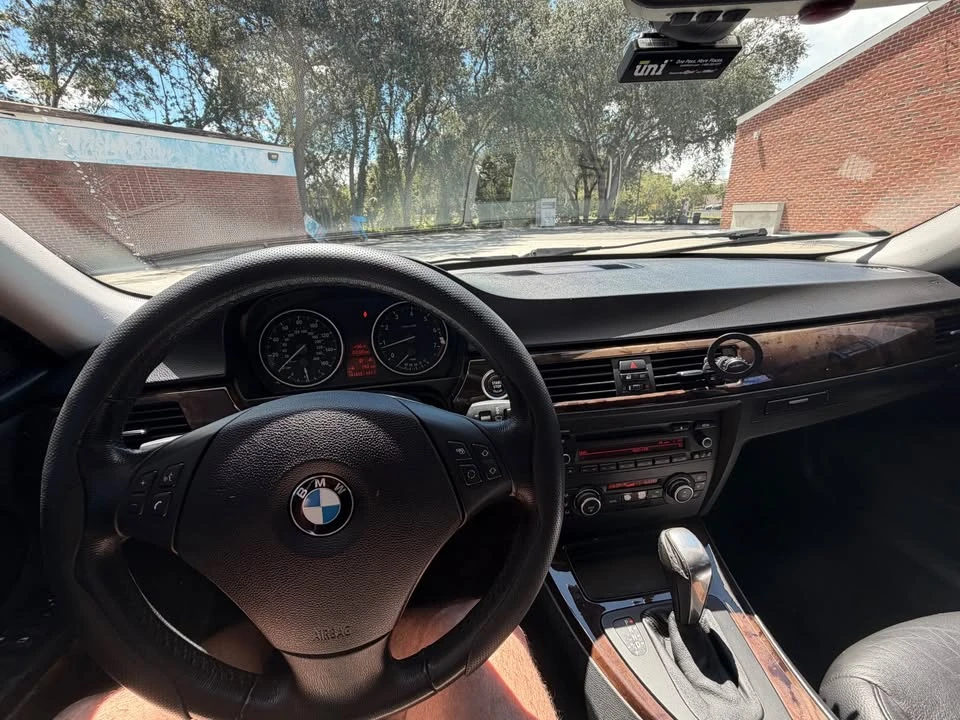 2011 BMW E90 3 Series Sedan - Image 11 of 12