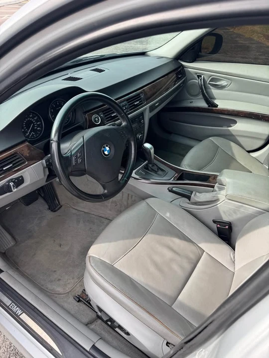 2011 BMW E90 3 Series Sedan - Image 7 of 10