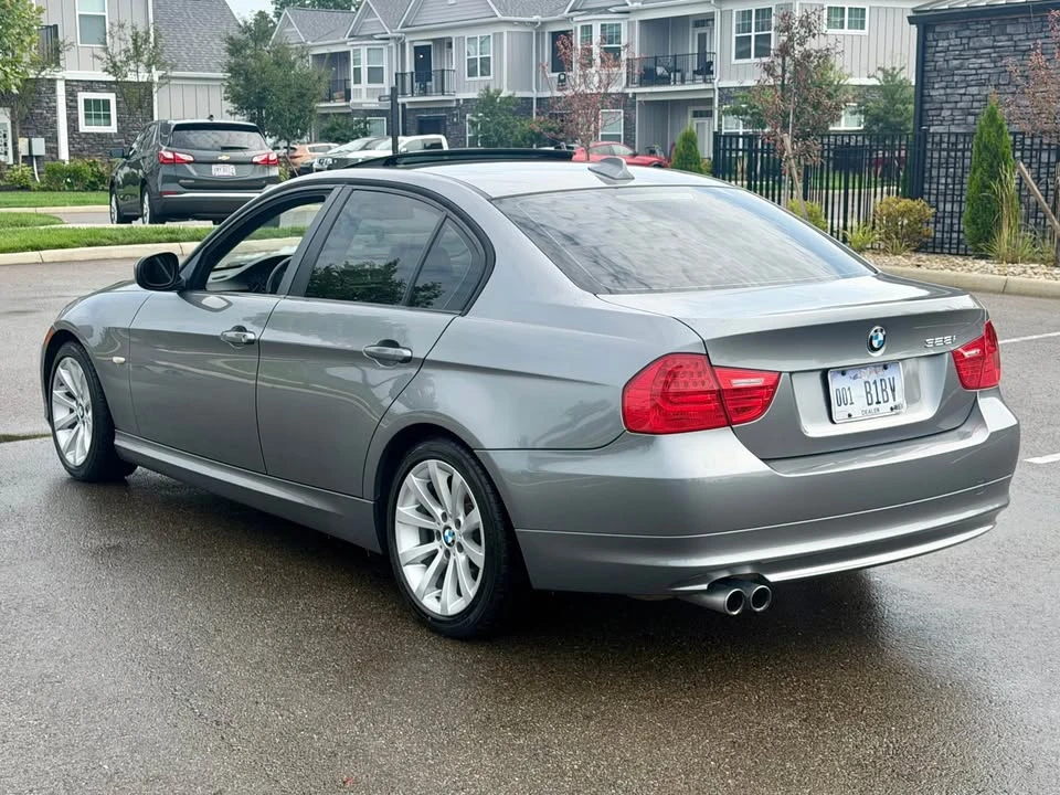 2011 BMW E90 3 Series Sedan - Image 9 of 19