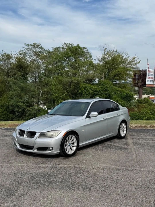 2011 BMW E90 3 Series Sedan - Image 6 of 10