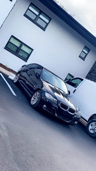 2011 BMW E90 3 Series Sedan - Image 2 of 9