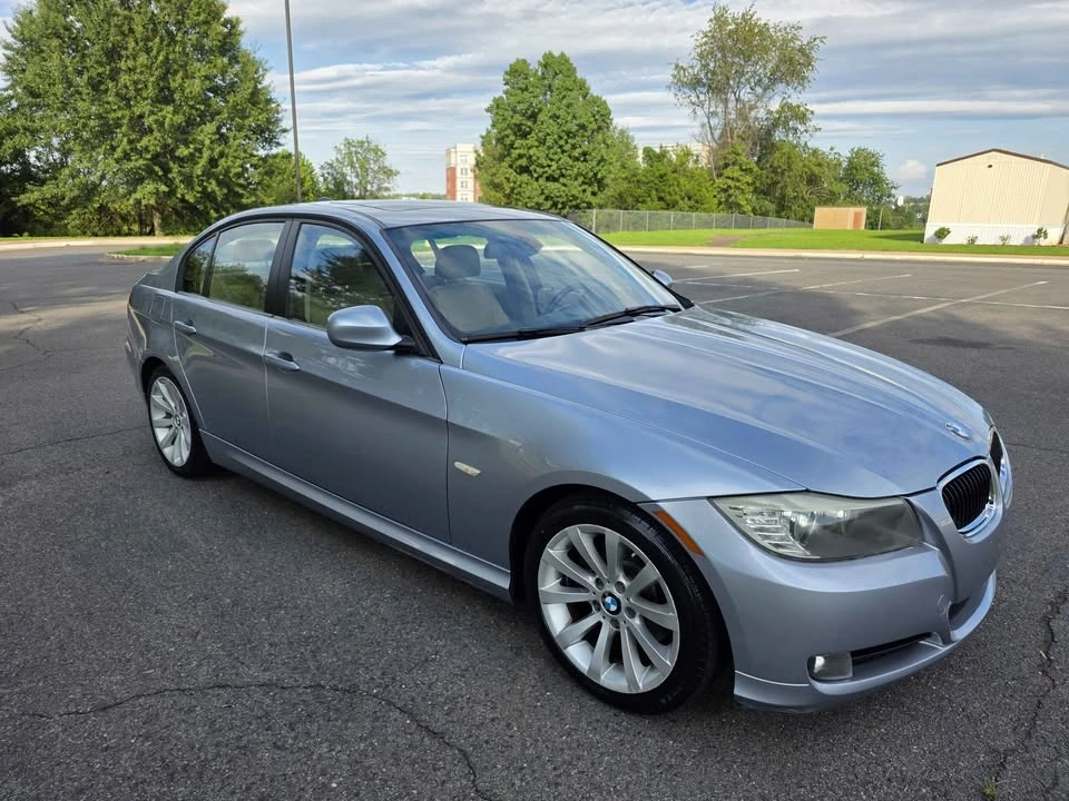 2011 BMW E90 3 Series Sedan - Image 4 of 20