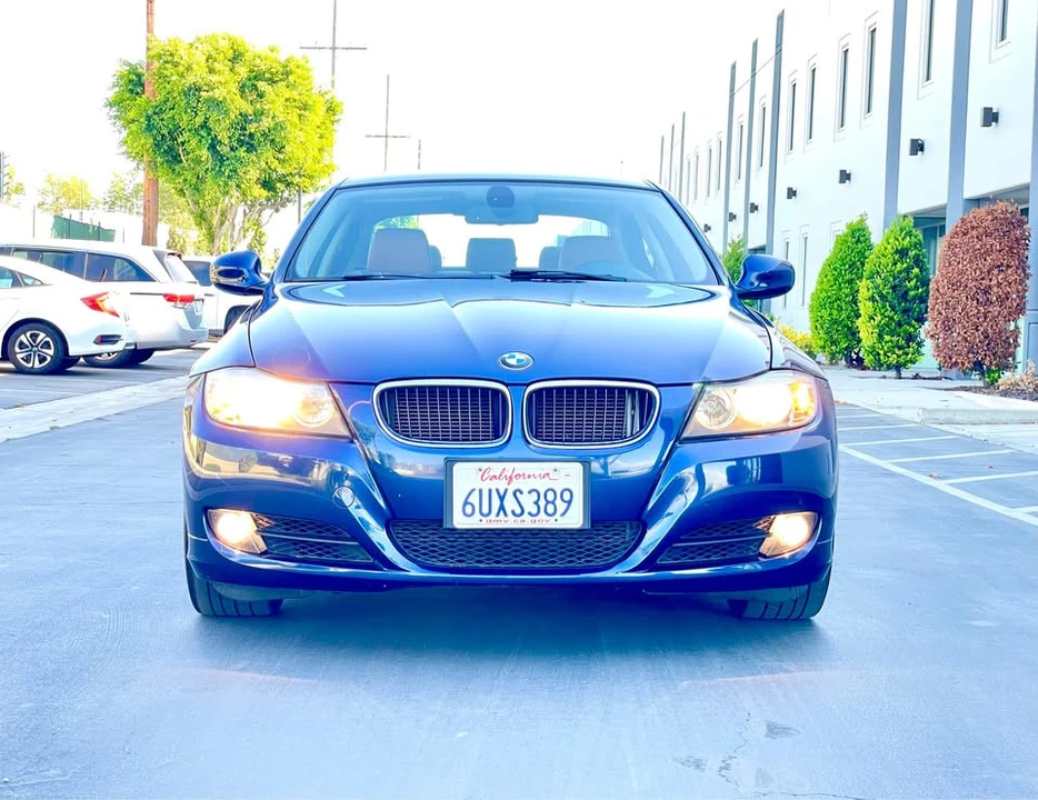 2011 BMW E90 3 Series Sedan - Image 9 of 20