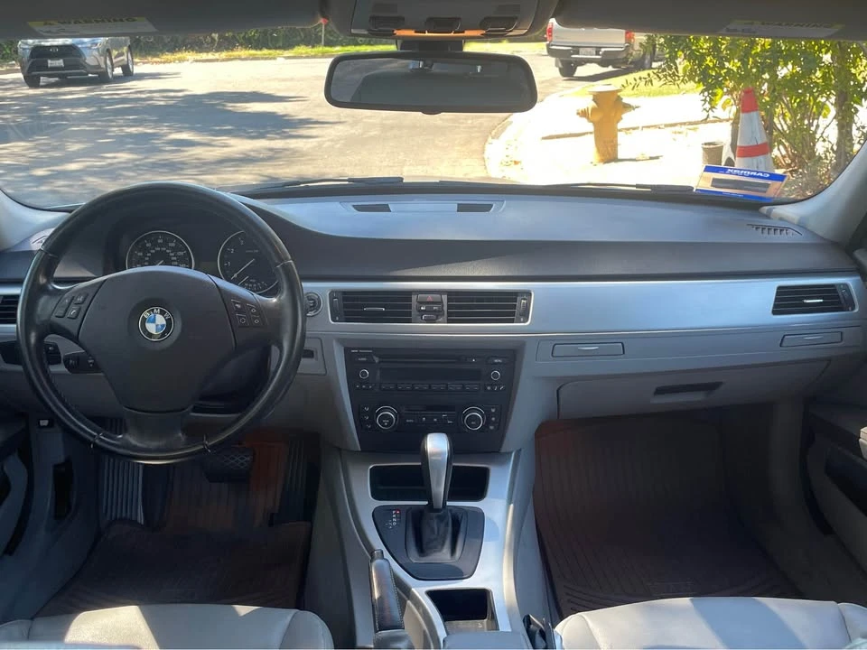 2011 BMW E90 3 Series Sedan - Image 5 of 9