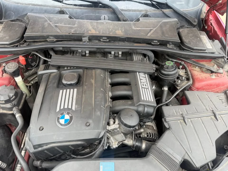 2011 BMW E90 3 Series Sedan - Image 5 of 19