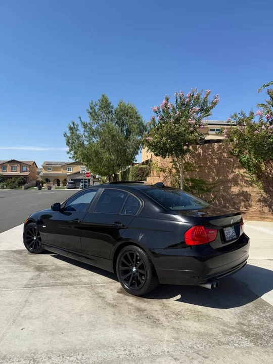 2011 BMW E90 3 Series Sedan - Image 2 of 10