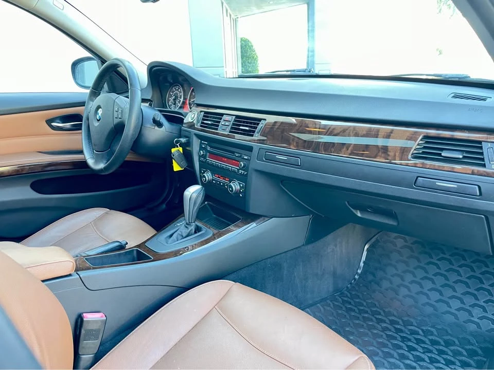 2011 BMW E90 3 Series Sedan - Image 16 of 20