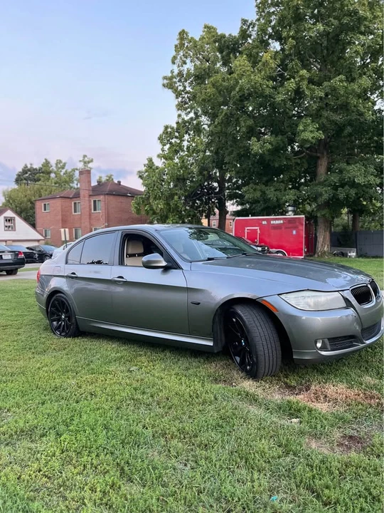 2011 BMW E90 3 Series Sedan - Image 3 of 10