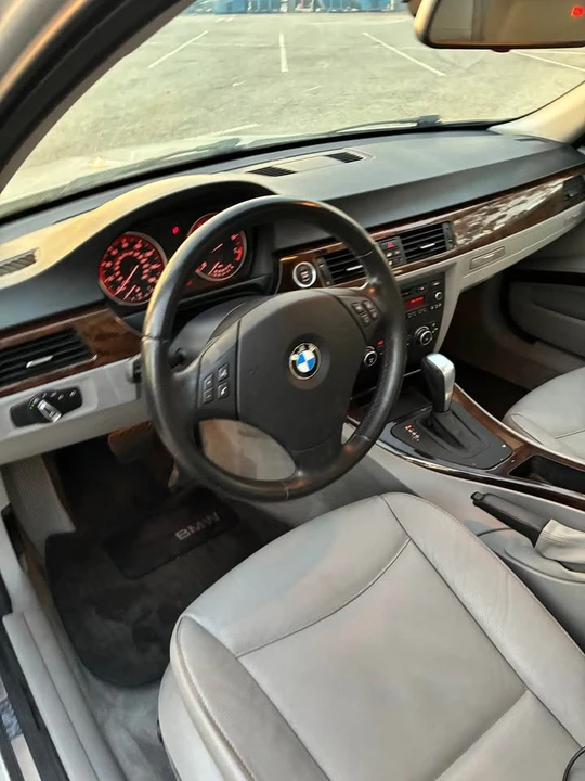 2011 BMW E90 3 Series Sedan - Image 7 of 9
