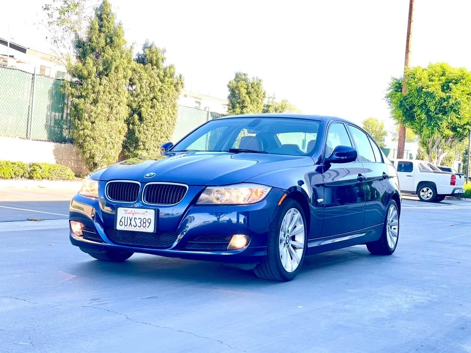 2011 BMW E90 3 Series Sedan - Image 8 of 20