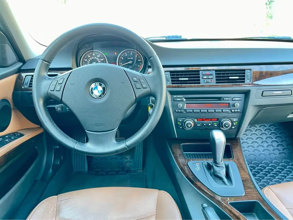 2011 BMW E90 3 Series Sedan - Image 18 of 20