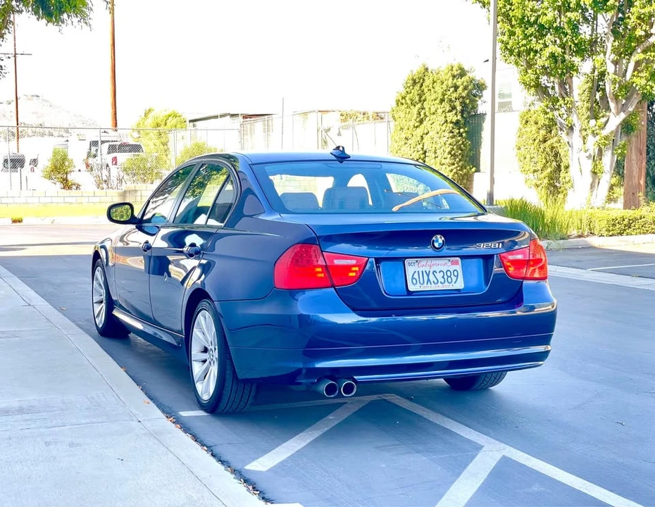 2011 BMW E90 3 Series Sedan - Image 6 of 20