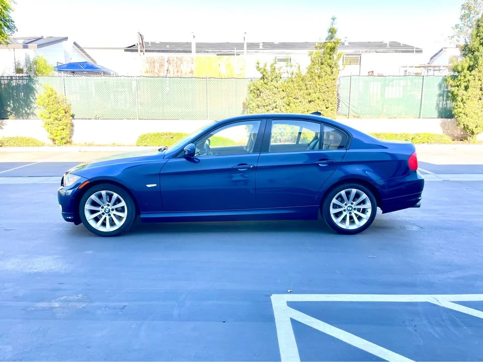 2011 BMW E90 3 Series Sedan - Image 7 of 20
