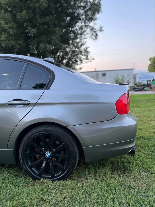 2011 BMW E90 3 Series Sedan - Image 6 of 10