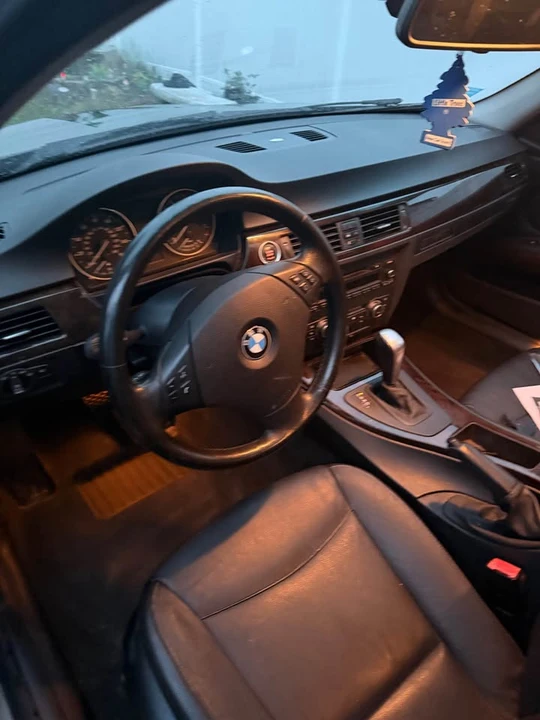2011 BMW E90 3 Series Sedan - Image 8 of 10