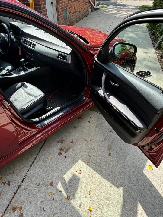 2011 BMW E90 3 Series Sedan - Image 7 of 11