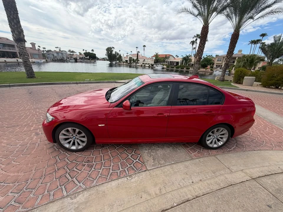 2011 BMW E90 3 Series Sedan - Image 13 of 19