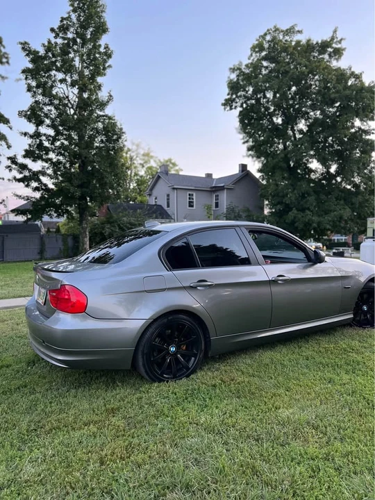 2011 BMW E90 3 Series Sedan - Image 4 of 10