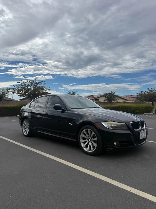 2011 BMW E90 3 Series Sedan - Image 3 of 13