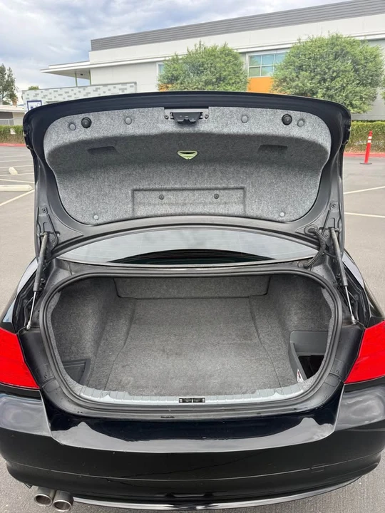 2011 BMW E90 3 Series Sedan - Image 12 of 13