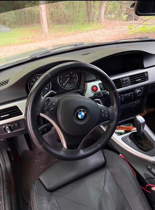 2011 BMW E90 3 Series Sedan - Image 7 of 10