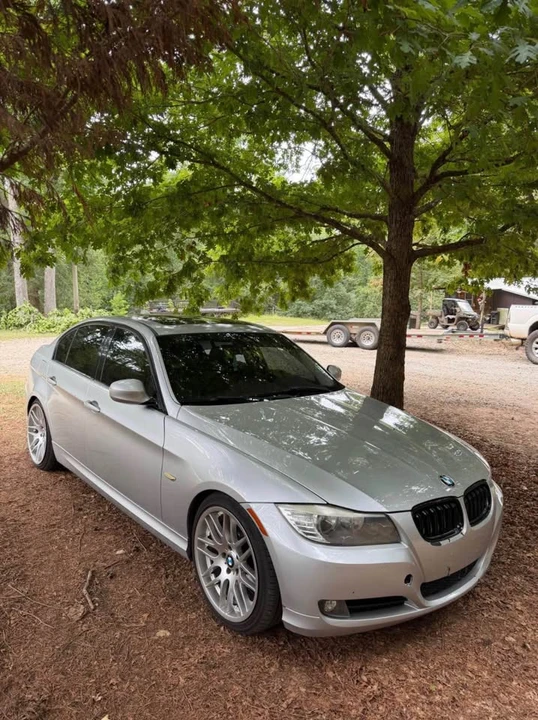2011 BMW E90 3 Series Sedan - Image 2 of 10