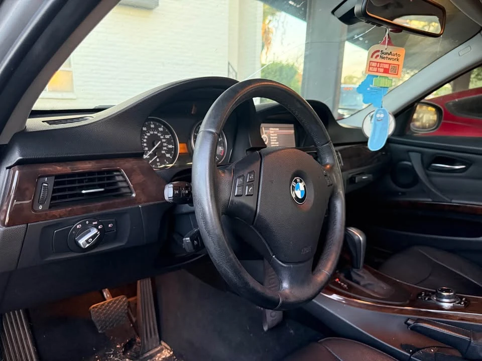 2011 BMW E90 3 Series Sedan - Image 7 of 11