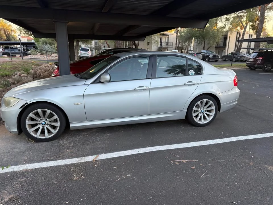 2011 BMW E90 3 Series Sedan - Image 3 of 11