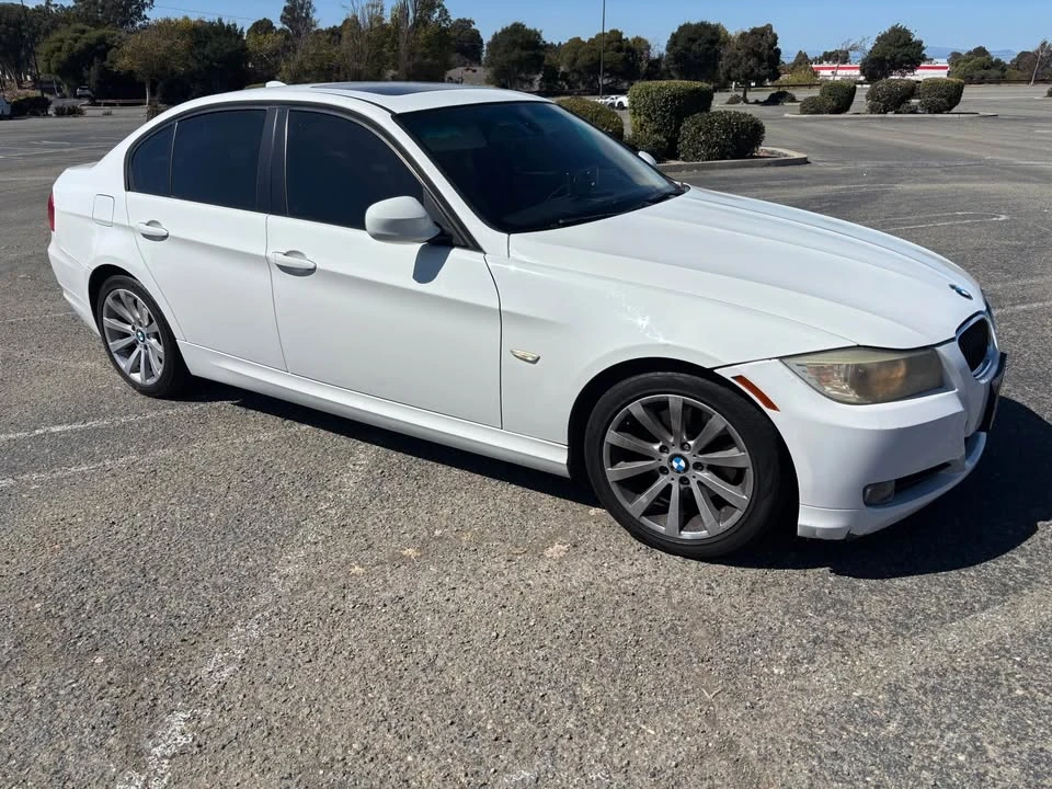 2011 BMW E90 3 Series Sedan - Image 5 of 10