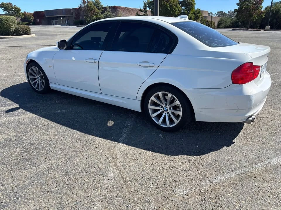 2011 BMW E90 3 Series Sedan - Image 3 of 10
