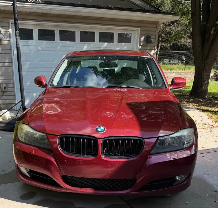 2011 BMW E90 3 Series Sedan - Image 3 of 11