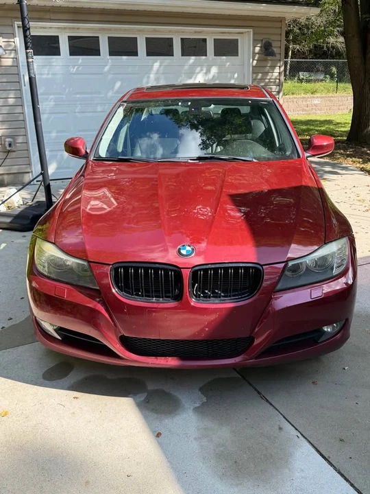 2011 BMW E90 3 Series Sedan - Image 4 of 11