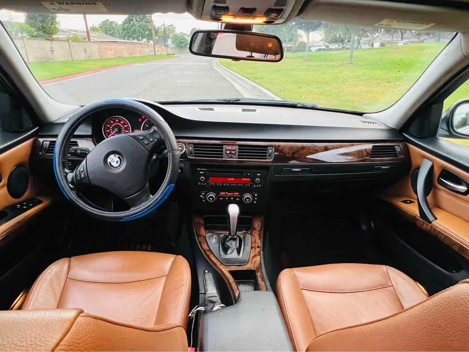 2011 BMW E90 3 Series Sedan - Image 12 of 13