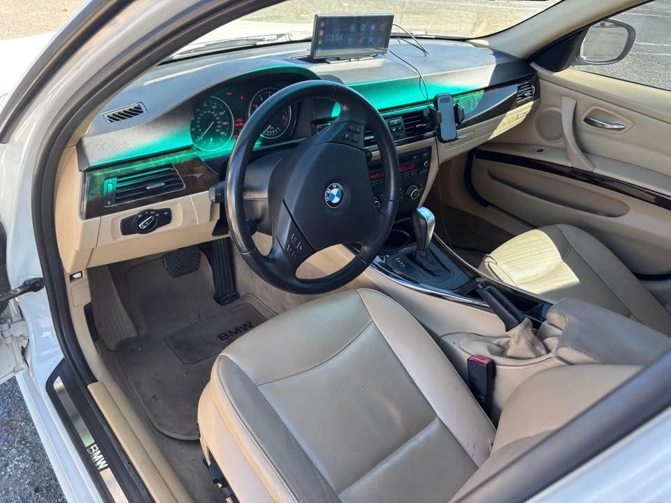 2011 BMW E90 3 Series Sedan - Image 8 of 10