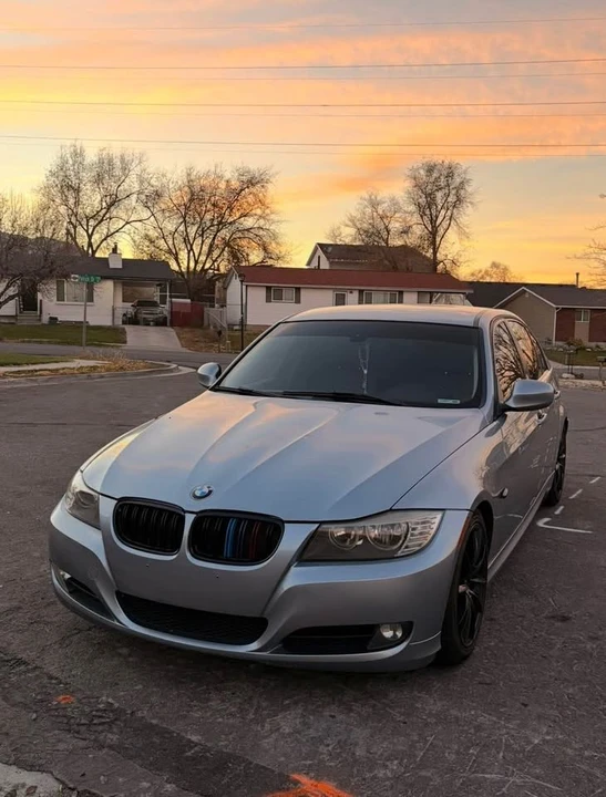 2011 BMW E90 3 Series Sedan - Image 2 of 3